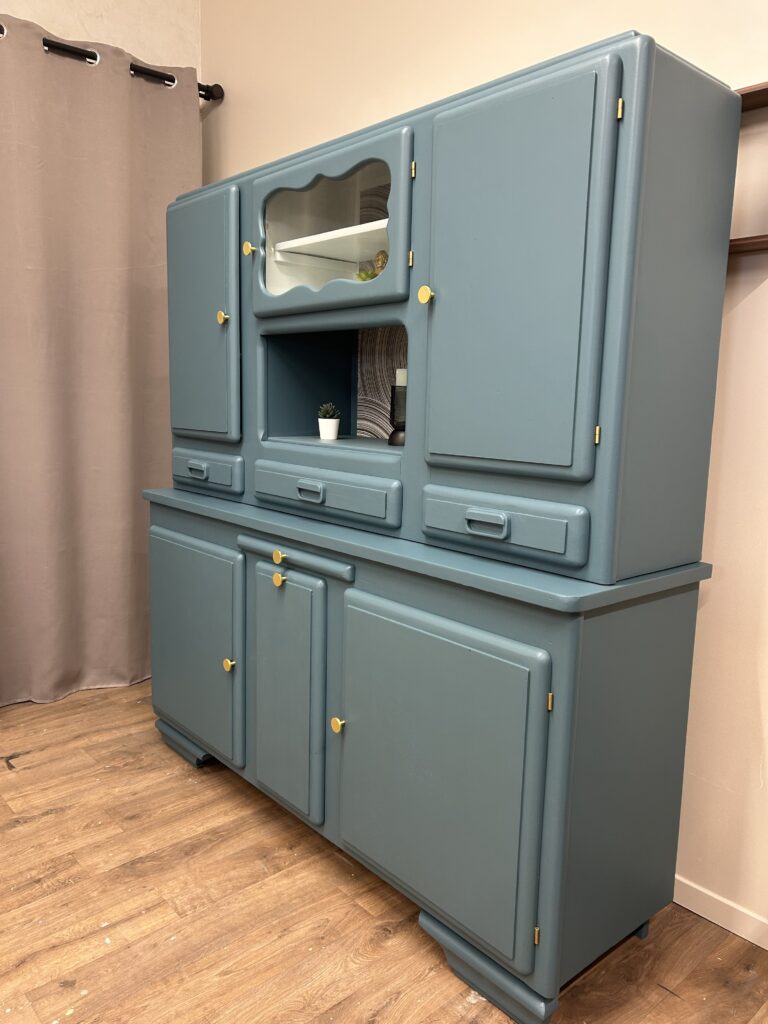Buffet mado entièrement relooké avec tapisserie en intérieur Parempuyre